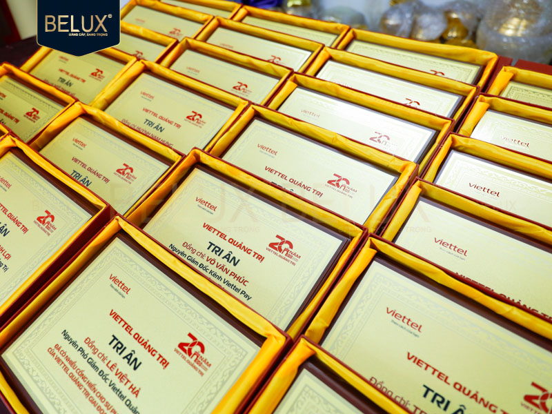 Lô 24 tranh đồng Viettel Tri Ân 25x20cm thiết kế theo yêu cầu